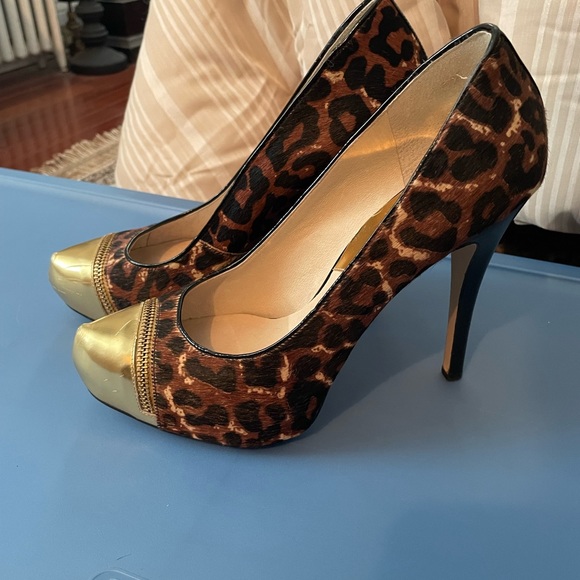 MICHAEL Michael Kors Cynthia Leopard  Size 10 - Picture 1 of 10